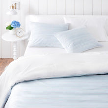Load image into Gallery viewer, King Duvet Cover + 2 Shams Blue/White Homestead Reversible Duvet Cover Set 339AH
