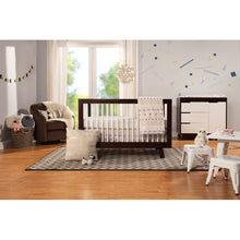 Load image into Gallery viewer, Hudson 3-in-1 Convertible Crib
