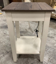 Load image into Gallery viewer, Lorraine End Table 2084CDR
