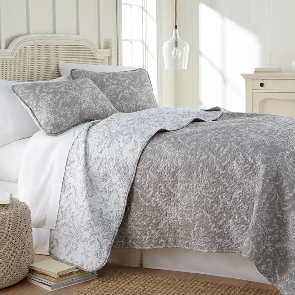 Jake-Lee Microfiber Reversible Traditional Quilt Set king/ cali king