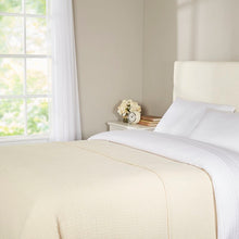 Load image into Gallery viewer, Twin Ivory Jansen All-Natural Cotton Blanket B25MS4256
