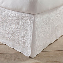 Load image into Gallery viewer, King White Jesper Quilted 18&quot; Bed Skirt GL1015
