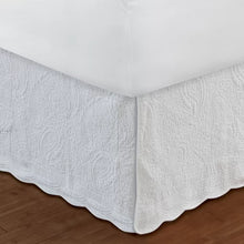 Load image into Gallery viewer, Jesper Quilted 18&quot; king Bed Skirt
