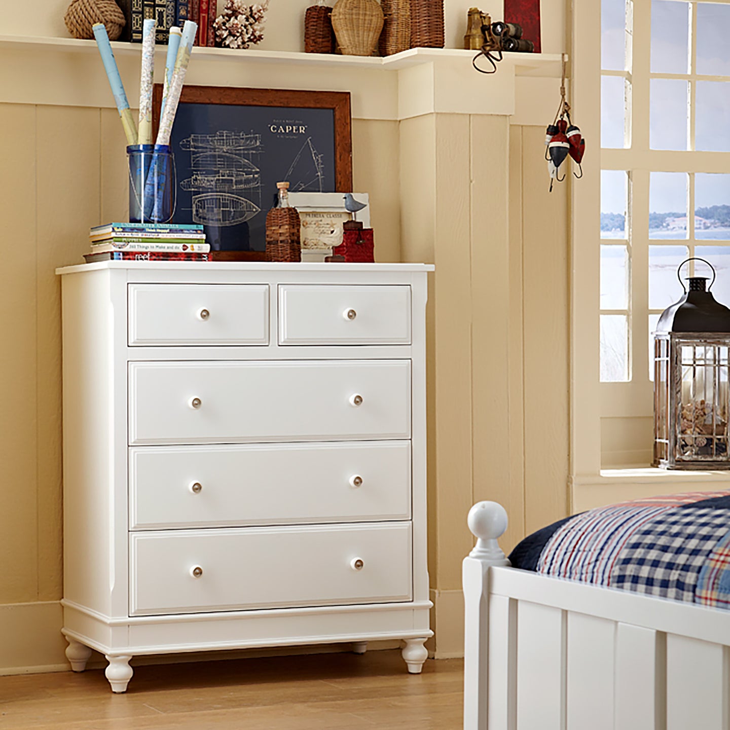 Lake House White 5-drawer Chest