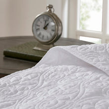 Load image into Gallery viewer, White Lilia Reversible Bedspread Set SB2003
