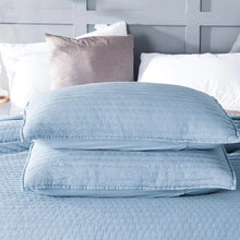 Load image into Gallery viewer, Luxora Microfiber Reversible 3 Piece Quilt Set oversized king
