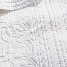 Load image into Gallery viewer, McMurray Reversible Full/queen Coverlet Set SB1961
