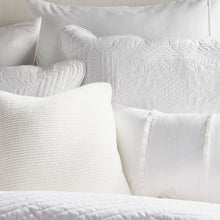 Load image into Gallery viewer, King/ Cal. King Coverlet + 2 King Shams White McMurray Reversible Coverlet Set 1356CDR
