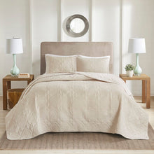 Load image into Gallery viewer, Meansville Reversible Coverlet Set MRM362
