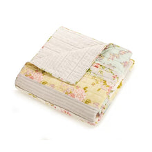 Load image into Gallery viewer, Mels Single Reversible Quilt 1712CDR
