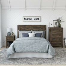 Load image into Gallery viewer, Minchinhampton 24.41&#39;&#39; Tall 1 - Drawer Nightstand
