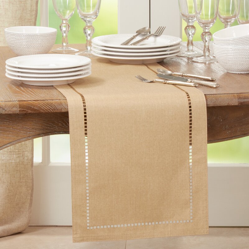 Neith Table Runner B22MS4232