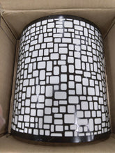 Load image into Gallery viewer, Bartee 1 - Light Battery Powered Black Wallchiere
