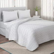 Load image into Gallery viewer, Full/Queen Coverlet + 2 Shams White Pederson Microfiber Reversible Modern &amp; Contemporary Coverlet / Bedspread Set 2422AH/GL

