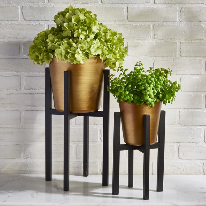 Pepinn Iron Pot Planter with Black Base and Gold Pot #9746