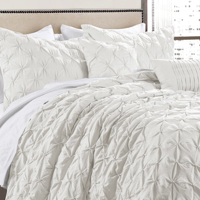 White Pettry Microfiber Comforter Set. King