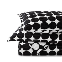 Load image into Gallery viewer, Pienet Kivet Black/White Standard Cotton 136 TC Reversible Modern &amp; Contemporary Quilt Set
