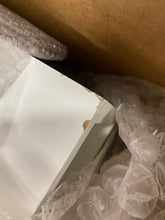 Load image into Gallery viewer, Finty 32&#39;&#39; Wide Vanity Set with Stool and Mirror
