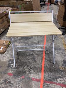 Kamariyon Desk