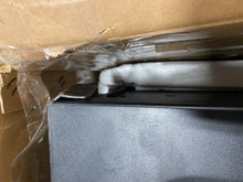 Load image into Gallery viewer, Griddle Razor 4 - Burner Liquid Propane 62000 BTU Gas Grill
