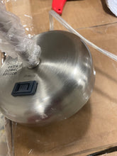 Load image into Gallery viewer, Zainab Metal Table Lamp
