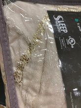 Load image into Gallery viewer, Noell Throw Blanket
