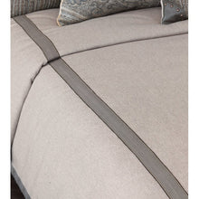 Load image into Gallery viewer, Reign Single Reversible KING Comforter 291AH
