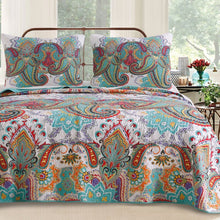 Load image into Gallery viewer, Reversible Quilt Set 3837RR
