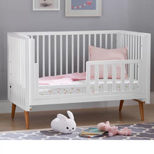 Load image into Gallery viewer, Roscoe 3 in 1 Convertible Crib
