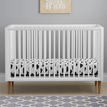 Load image into Gallery viewer, Roscoe 3 in 1 Convertible Crib
