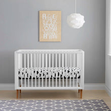 Load image into Gallery viewer, Roscoe 3 in 1 Convertible Crib

