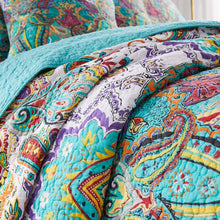 Load image into Gallery viewer, Roskilde Standard Cotton 126 TC Reversible Quilt Set
