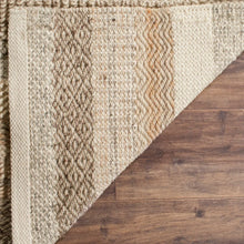 Load image into Gallery viewer, SAFAVIEH Handmade Natura Fanette Wool Rug - 9&#39; x 9&#39; Square - Beige
