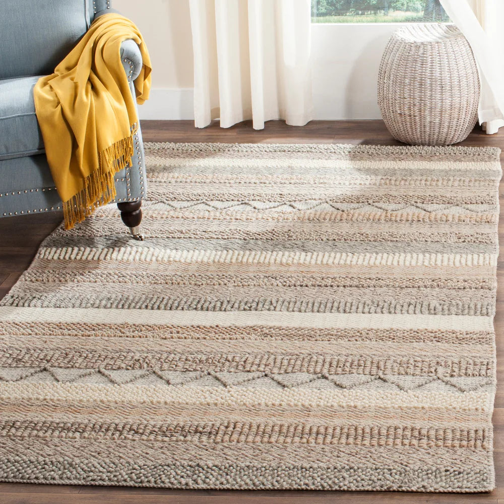 SAFAVIEH Handmade Natura Fanette Wool Rug - 9' x 9' Square - Beige