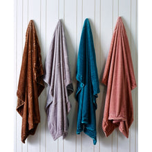 Load image into Gallery viewer, Salgado Fox Faux Fur Throw GL1349
