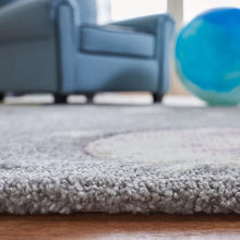 Load image into Gallery viewer, Santaclara Area Rug in Gray/Lavender 3&#39; round
