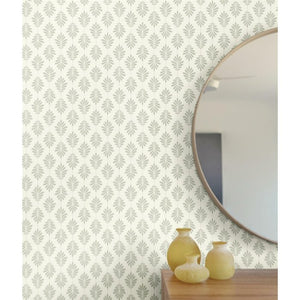 27' x 27" Saskia Floral Wallpaper