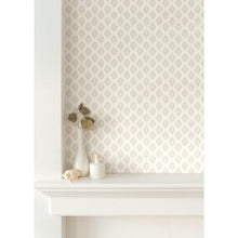 Load image into Gallery viewer, 27&#39; x 27&quot; Saskia Floral Wallpaper
