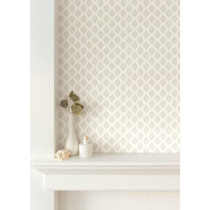 27' x 27" Saskia Floral Wallpaper