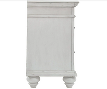Load image into Gallery viewer, White Benchcraft Kanwyn 3-Drawer Nightstand (255MM)
