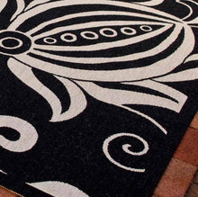 Load image into Gallery viewer, Courtyard Black/Sand 6 ft. x 7 ft. Square Border Indoor/Outdoor Area Rug
