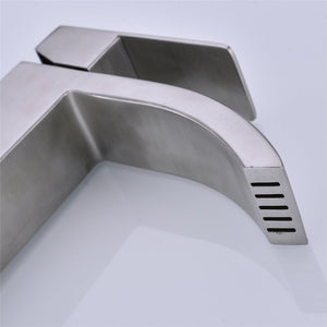 Single Hole Bathroom Faucet with Drain Assembly  CG45