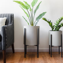 Load image into Gallery viewer, Stacia 2-Piece Metal Pot Planter
