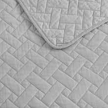 Load image into Gallery viewer, Standard Cotton 136 TC Reversible Quilt Set, (4 Piece)
