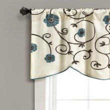 Load image into Gallery viewer, Steinke Floral Scalloped 42&#39;&#39; Window Valance in Off White
