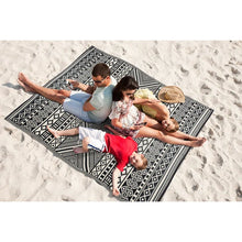 Load image into Gallery viewer, Timmerman Moroccan Indoor / Outdoor Area Rug in Black / White 5&#39; x 7&#39;
