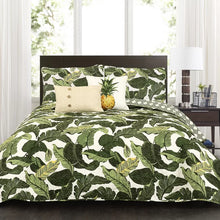 Load image into Gallery viewer, Vandiver Green Microfiber Reversible Coastal 5 Piece Quilt Set queen
