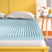Load image into Gallery viewer, 3&quot; Queen Medium Gel Memory Foam Mattress Topper
