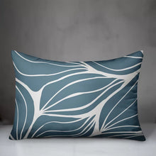 Load image into Gallery viewer, Weccacoe Indoor / Outdoor Floral Pillow Cover and Insert - Set of 2 pillows
