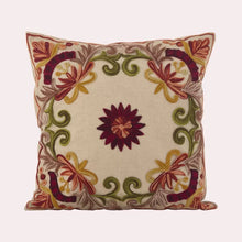 Load image into Gallery viewer, Wells Cotton Floral Throw Pillow - Set of 2 pillows
